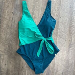 NEW Summersalt Swimsuit - The Perfect Wrap